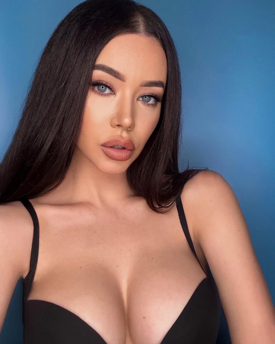 Adeline profile in Dubai