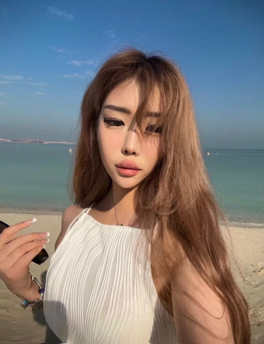 Angela profile in Dubai